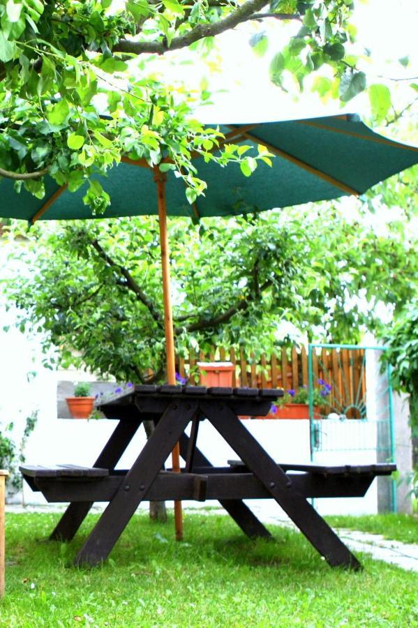 Hostel Havana Чешки Крумлов Екстериор снимка